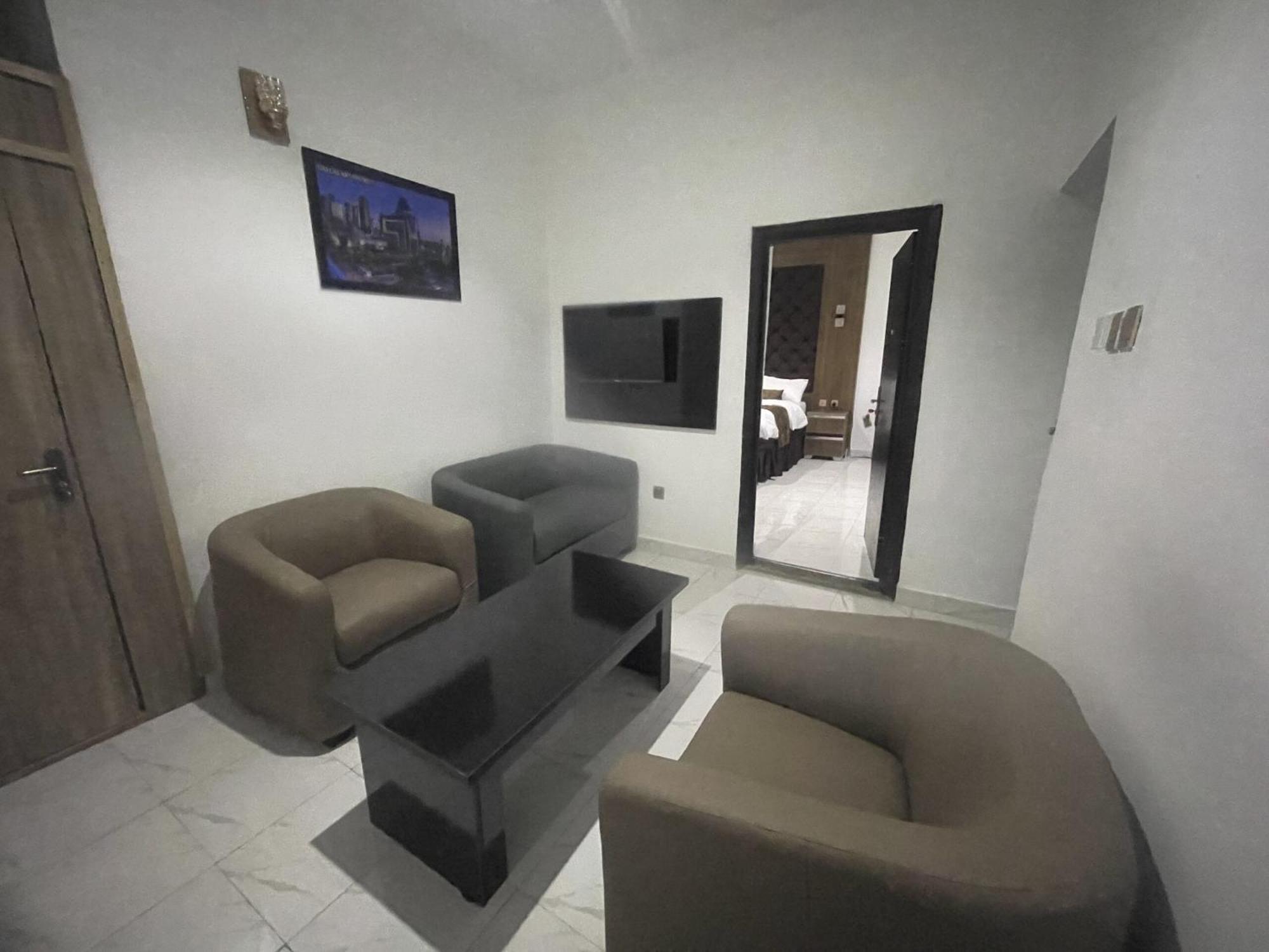 Murphy'S Mansion Resort Umuahia Zewnętrze zdjęcie